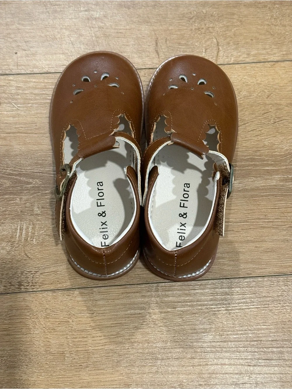 🎀 3/$30🎀 Felix & Flora Brown Scalloped Mary Jane Shoes Size 9 NWOT